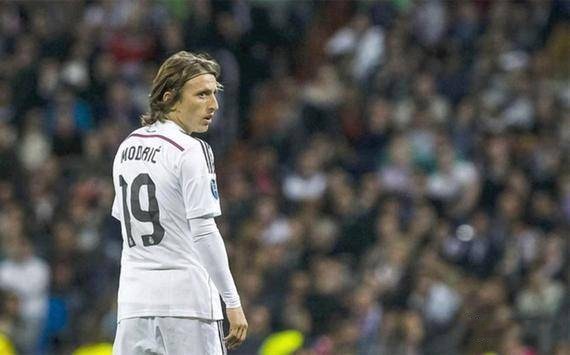 不莱梅德日混血门将巴克豪斯：还未考虑好代表国家