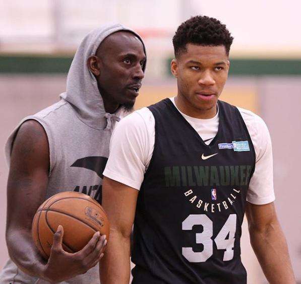 届赛事中的 届赛事中的